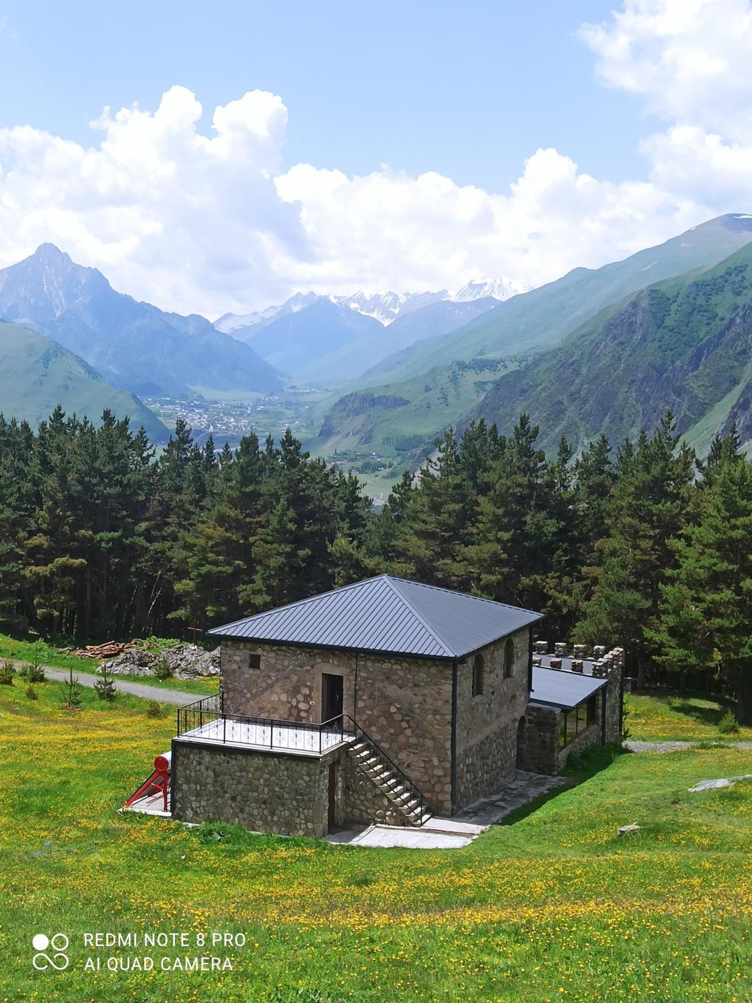 Crystal Kazbegi 호텔 외부 사진